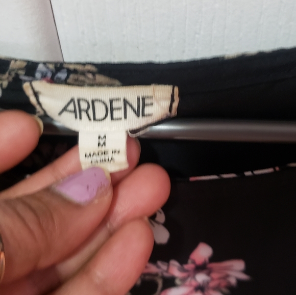 Adene Women Tops M - Picture 2 of 2